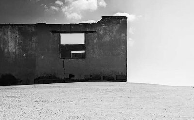 خمسون إلا قليلا