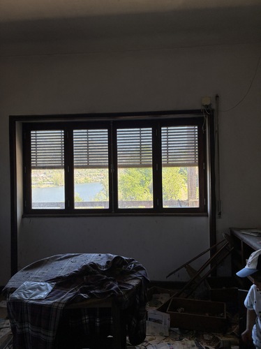 ذكريات شرفة مطلة على النهر