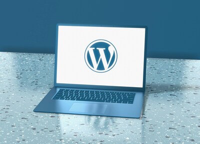 ووردبريس.كوم (WordPress.com) تُتيح الإضافات والقوالب لجميع الخطط المدفوعة: ما الذي تغيّر وكيف تستفيد؟